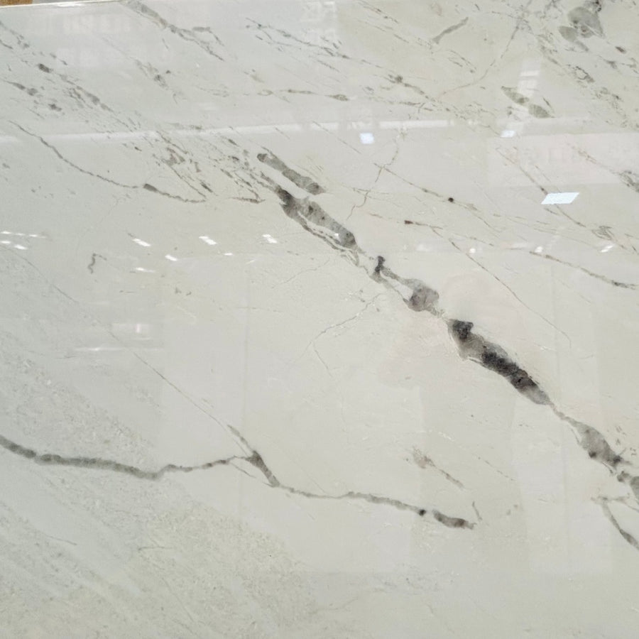 Factory Price Calacatta White Natural Marble Slabs Waterproof Durable Polished Surface Wholesale