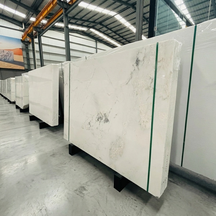 Own Quarry Calacatta White Natural Marble Indoor Villa Luxury Stone for Project Wholesale