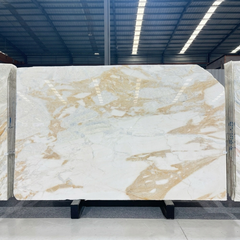 Factory Custom Elegant Wear-resistant Calacatta Gold Natural Marble Slab for Living Room Dining Indoor