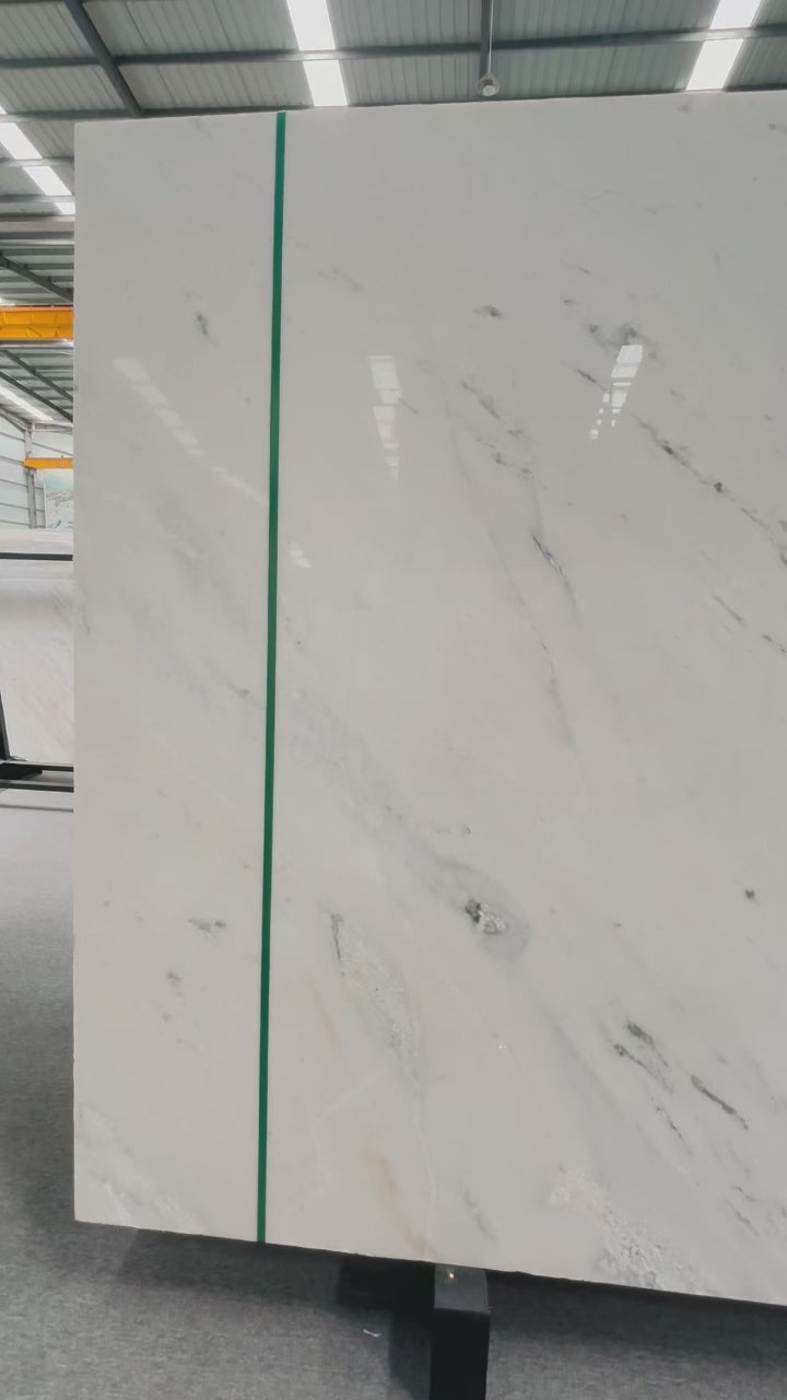 Factory Direct Calacatta White Natural Marble Slabs Unique Veining Wear Resistant for Villa Hotel Indoor