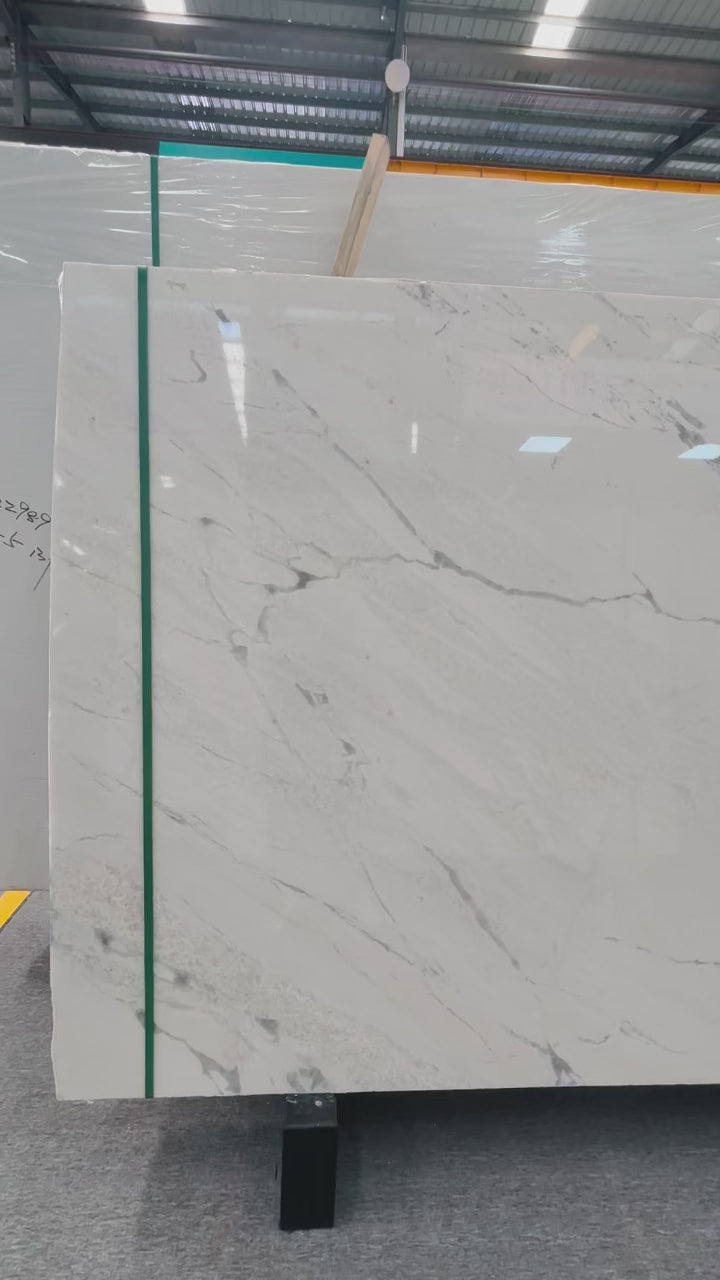 Factory Price Calacatta White Natural Marble Slabs Waterproof Durable Polished Surface Wholesale